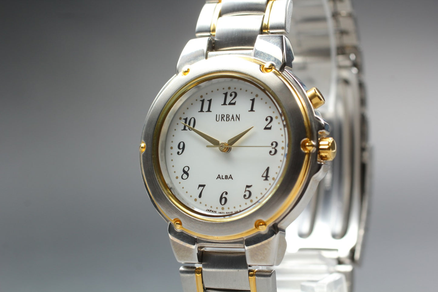 MINT w/ Tag Seiko Alba V671-6A10 Gold Silver Quartz 34mm Men's Watch From JAPAN