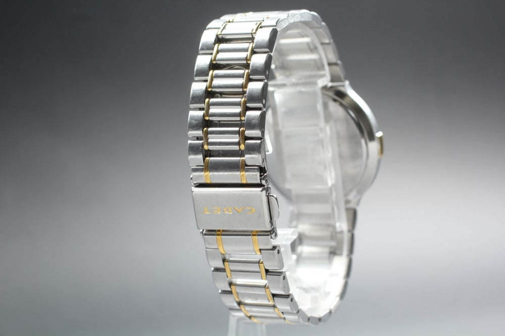 Near MINT SEIKO Cadet 6F32-6000 White Quartz 33mm Men's Watch 1990