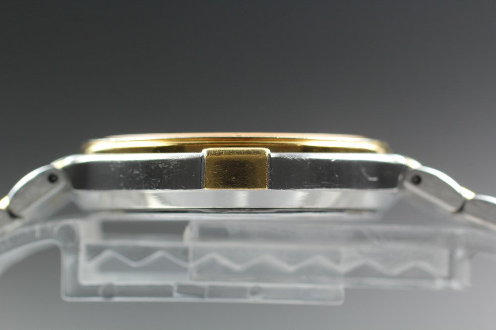 Near MINT SEIKO Cadet 6F32-6000 White Quartz 33mm Men's Watch 1990