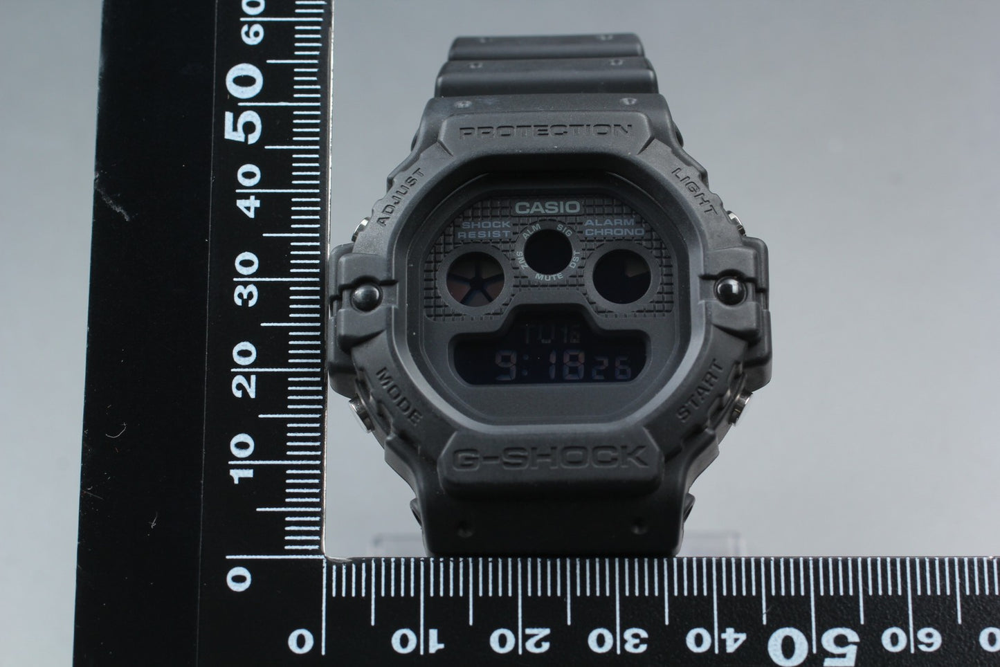 Near MINT Casio G-Shock DW-5900BB Alarm Chrono 46mm Men's Digital Watch JAPAN