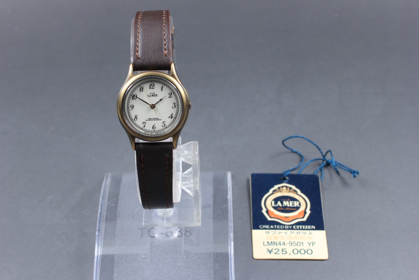 MINT w/ Tag Citizen Club Lamer 2951-296273 White Quartz 24mm Ladies Watch JAPAN