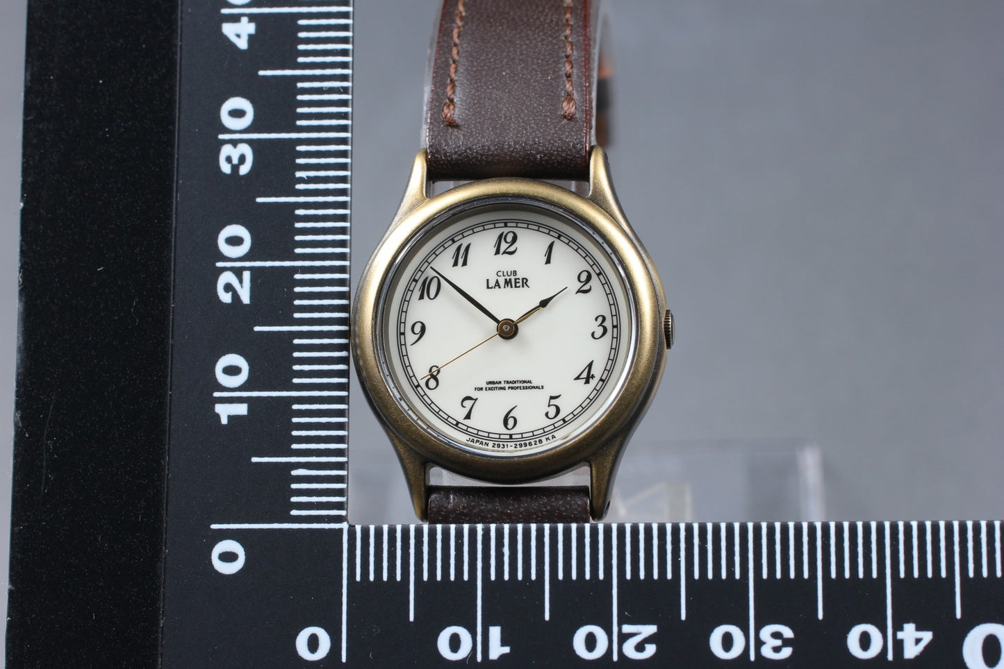 MINT w/ Tag Citizen Club Lamer 2951-296273 White Quartz 24mm Ladies Watch JAPAN