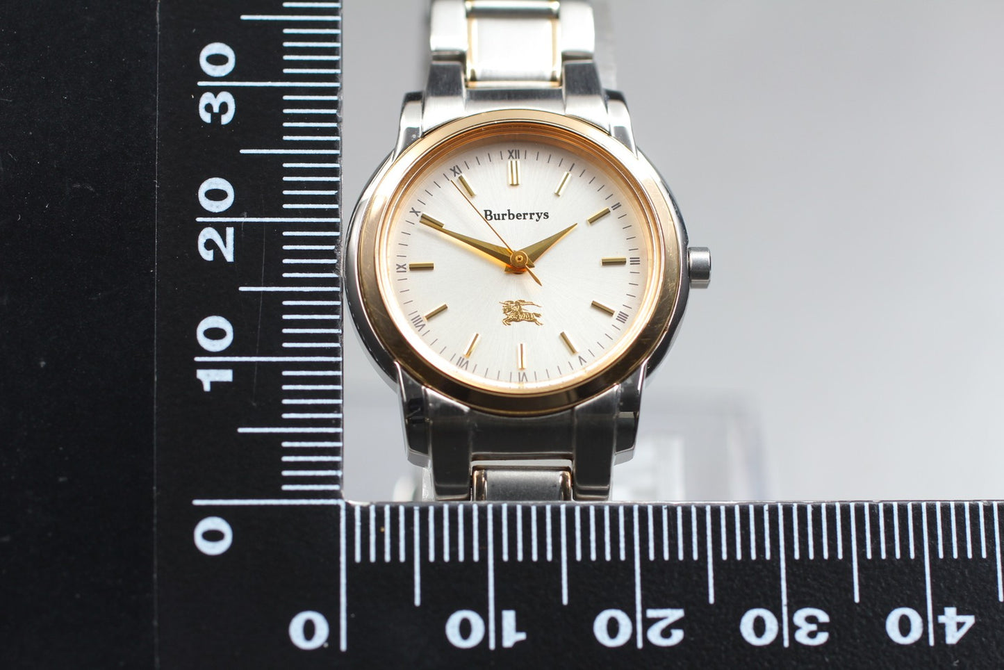 Near MINT Burberrys 5430-H13006 Gold Two-tone Quartz 24mm Ladies Watch JAPAN