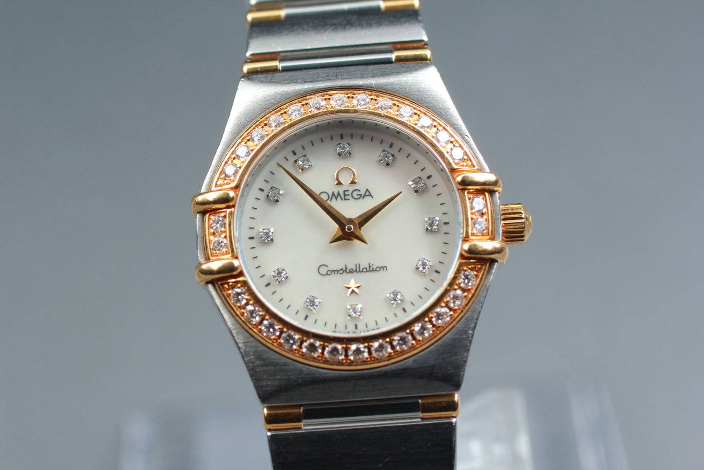 OMEGA Constellation Mini 1267.70 Diamond MOP Half Bar Quartz 22mm Ladies Watch