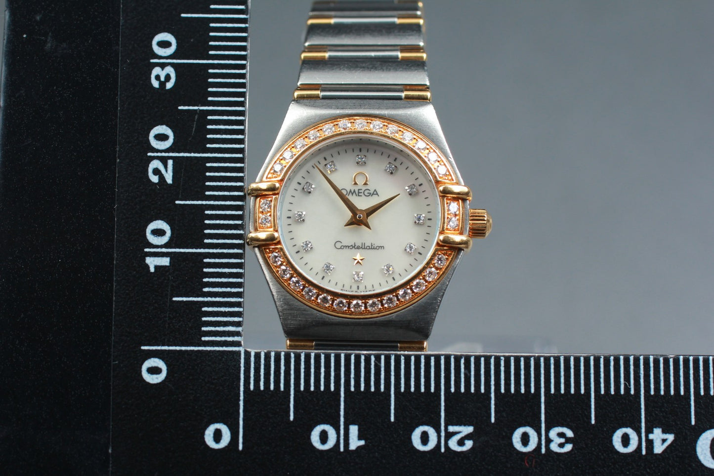 OMEGA Constellation Mini 1267.70 Diamond MOP Half Bar Quartz 22mm Ladies Watch