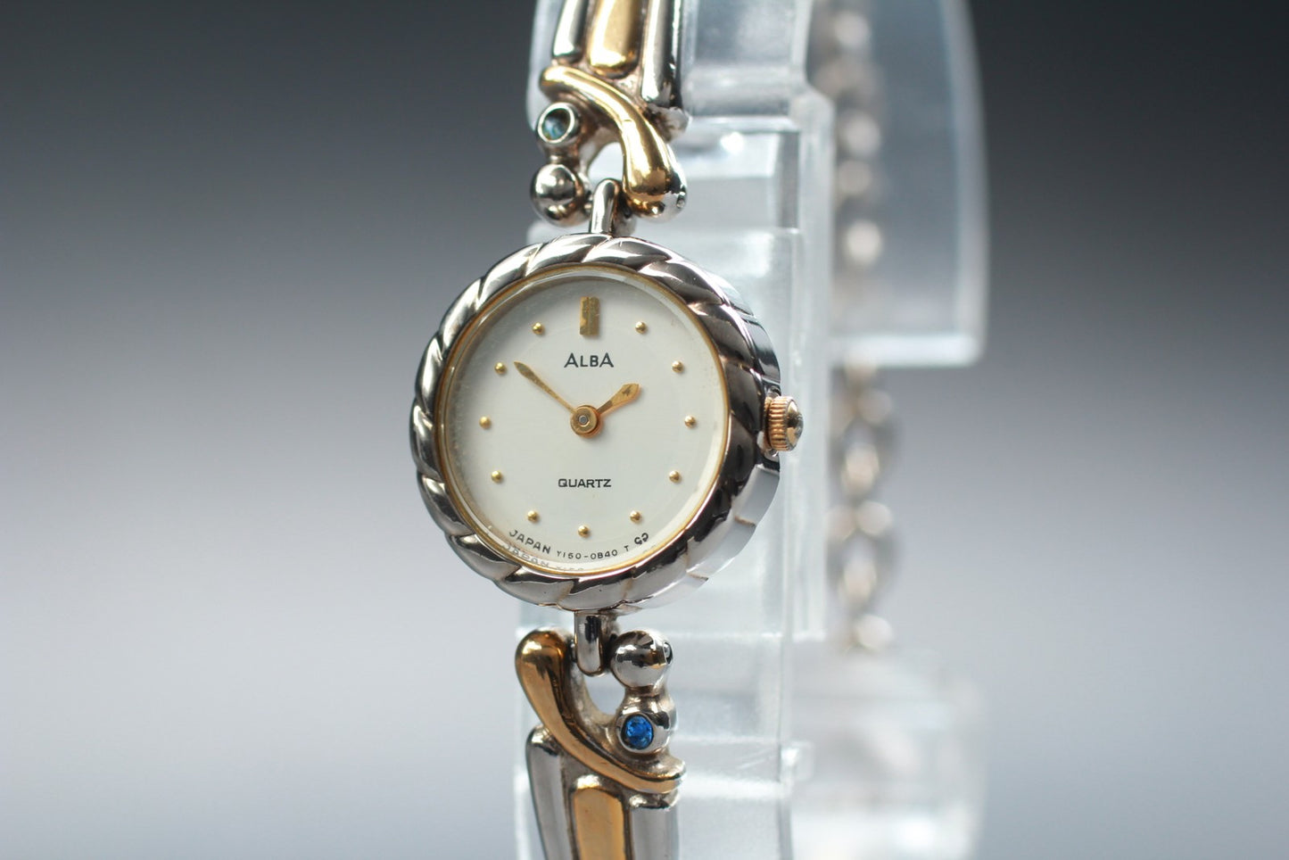 1999 Near MINT Seiko Alba Y150-0A30 White Two-tone Bracelet Quartz Ladies Watch