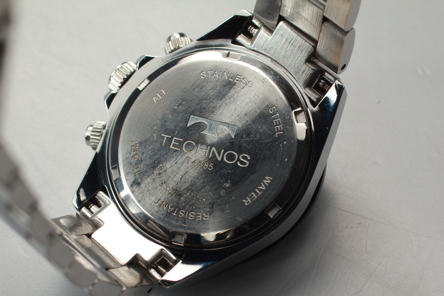 Near MINT Technos T4685 Black Dial Chronograph Bracelet Quartz 42mm Men's Watch
