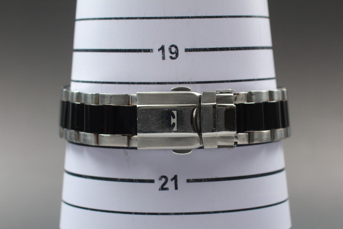 Near MINT Technos T4685 Black Dial Chronograph Bracelet Quartz 42mm Men's Watch