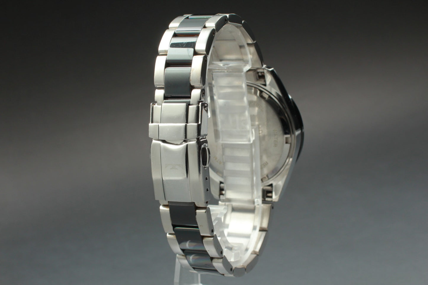 Near MINT Technos T4685 Black Dial Chronograph Bracelet Quartz 42mm Men's Watch