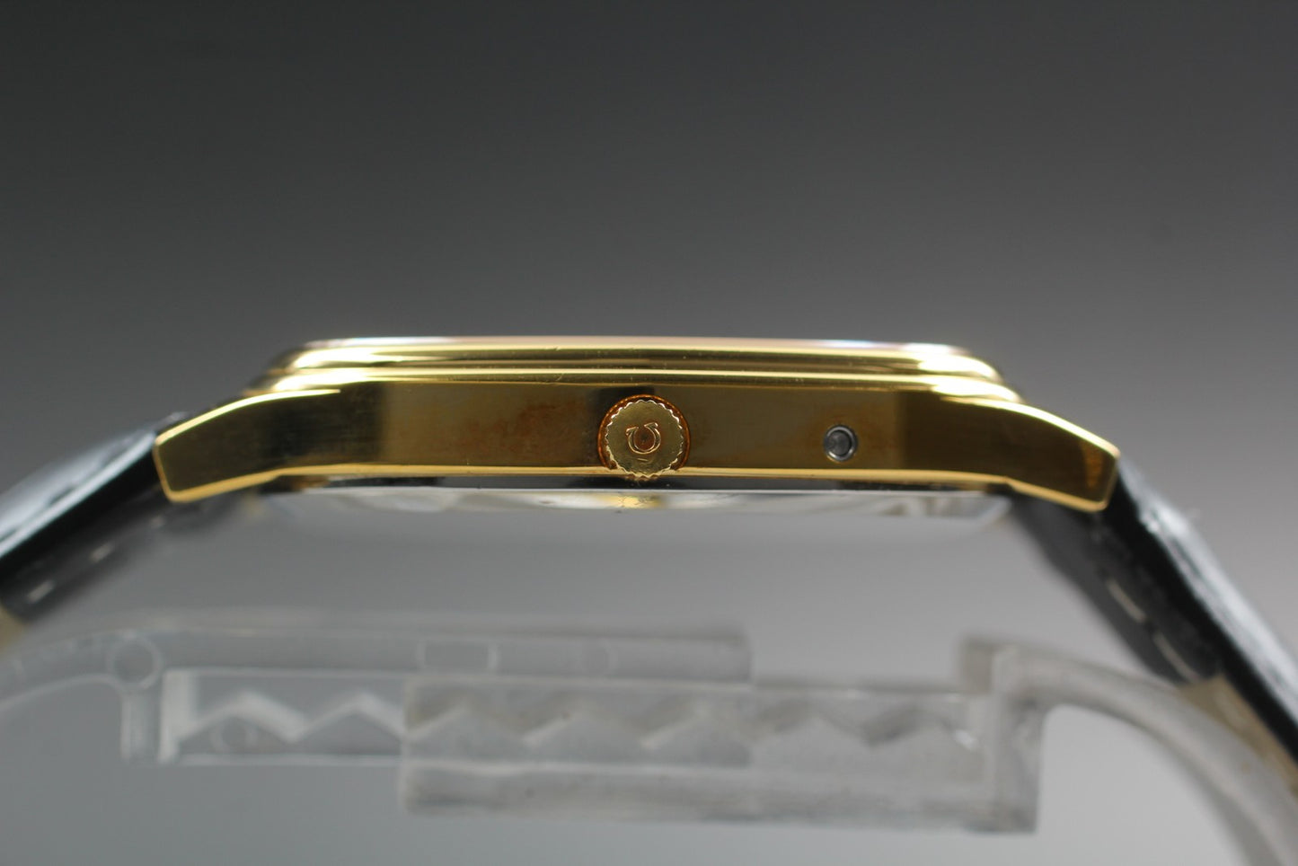 Vintage 1980 Near MINT OMEGA De Ville 192.0046 Cal.1332 Gold Qz 33mm Men's Watch