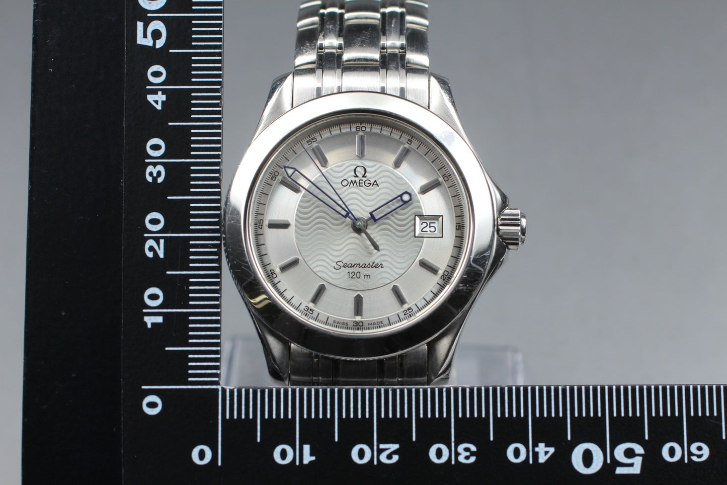 Near MINT OMEGA Seamaster 120m 196.1501 Cal.1438 Silver Quartz 36mm Men's Watch