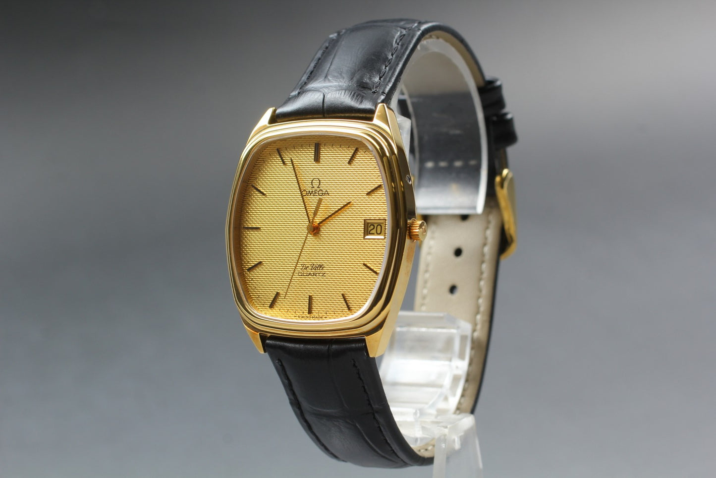 Vintage 1980 Near MINT OMEGA De Ville 192.0046 Cal.1332 Gold Qz 33mm Men's Watch