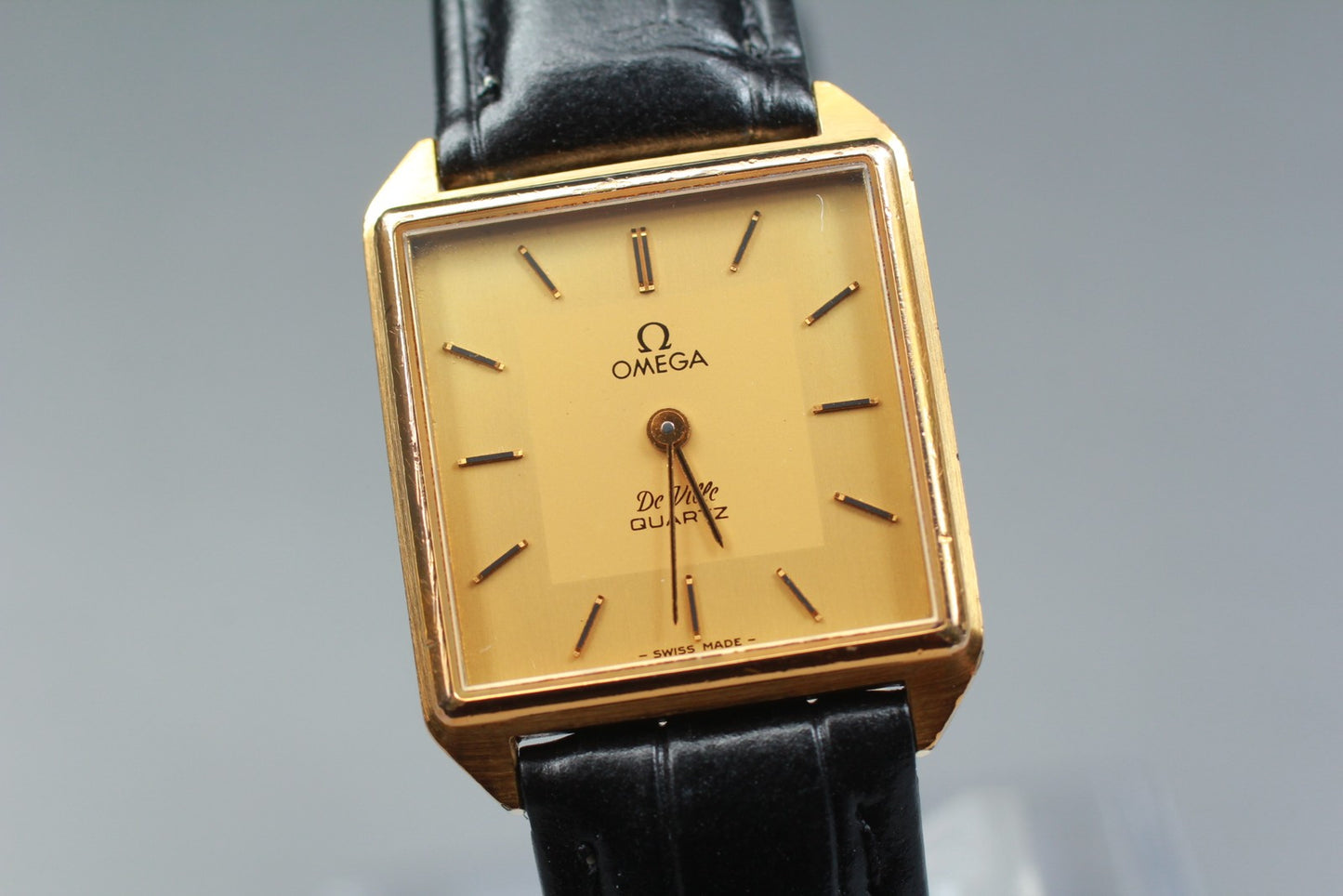 Near MINT OMEGA De Ville 591.0087 Cal.1365 Gold Push Crown Quartz Men's Watch