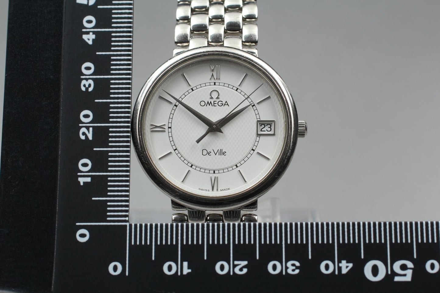 Near MINT OMEGA De Ville Prestige 396.2532 Cal.1532 Date Quartz 33mm Men's Watch