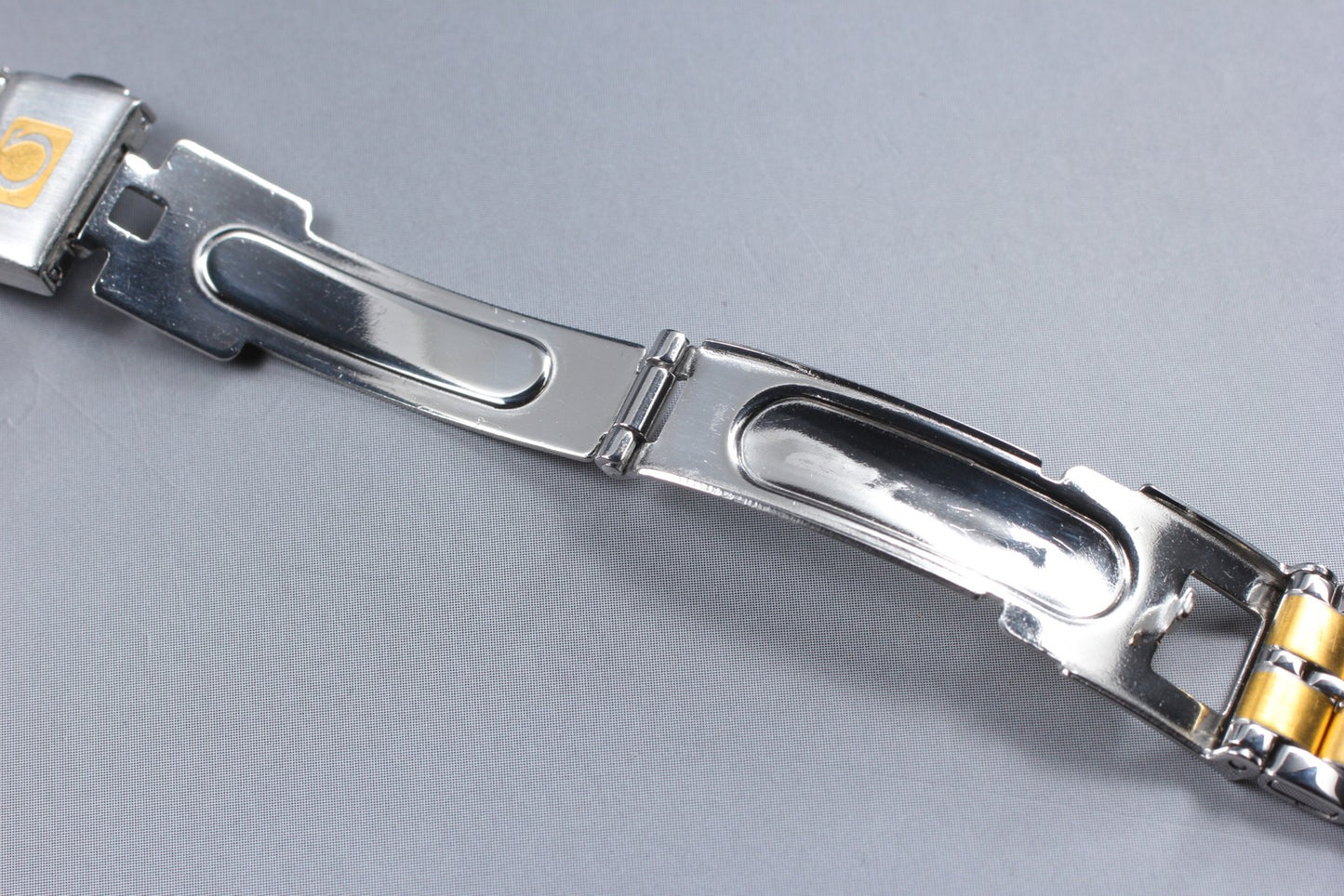 Near MINT OMEGA Stainless Steel Bracelet 13mm Two-tone Gold Silver Ladies Watch