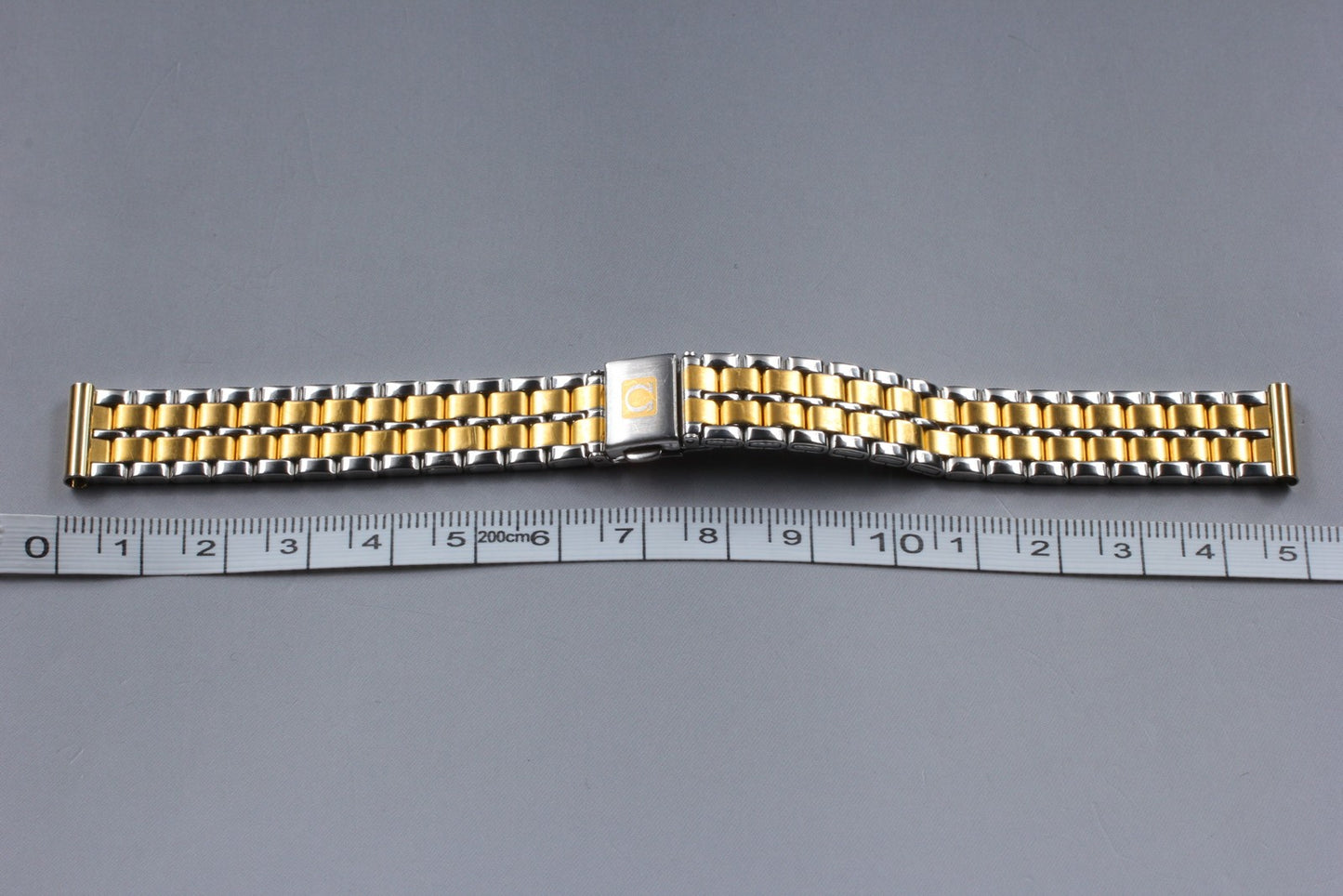 Near MINT OMEGA Stainless Steel Bracelet 13mm Two-tone Gold Silver Ladies Watch