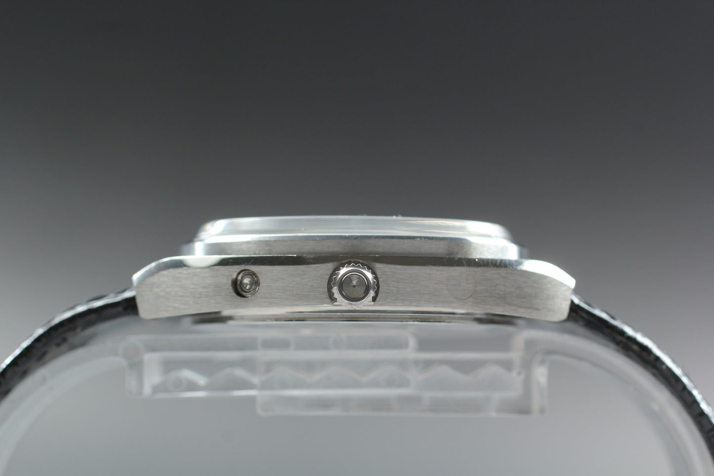 Vintage 1977 Near MINT OMEGA Seamaster 196.0032 Cal.1345 Quartz 35mm Men's Watch