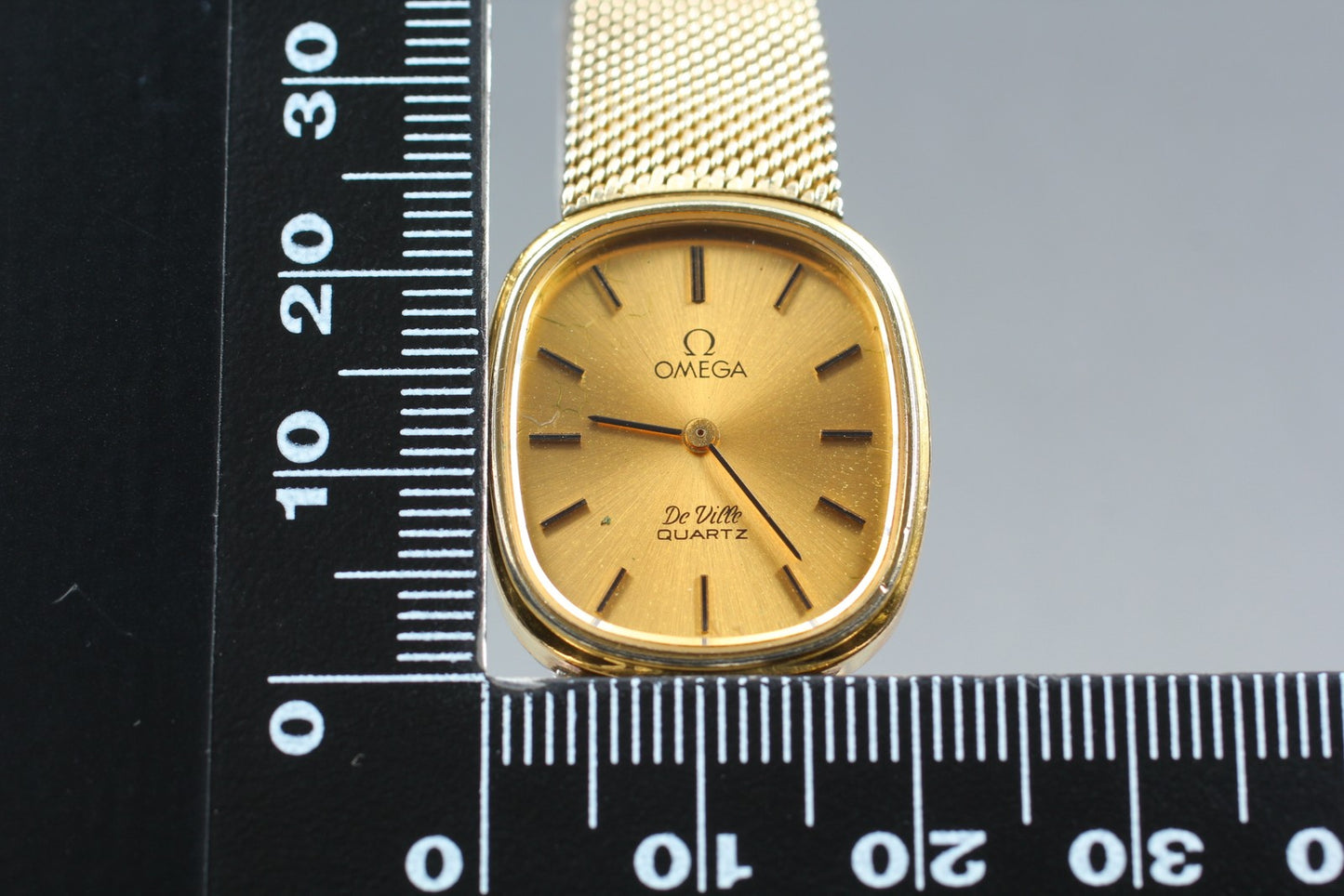 Vintage 1979 [Exc+5] OMEGA De Ville 1353 Gold Dial Quartz 22mm Ladies Watch