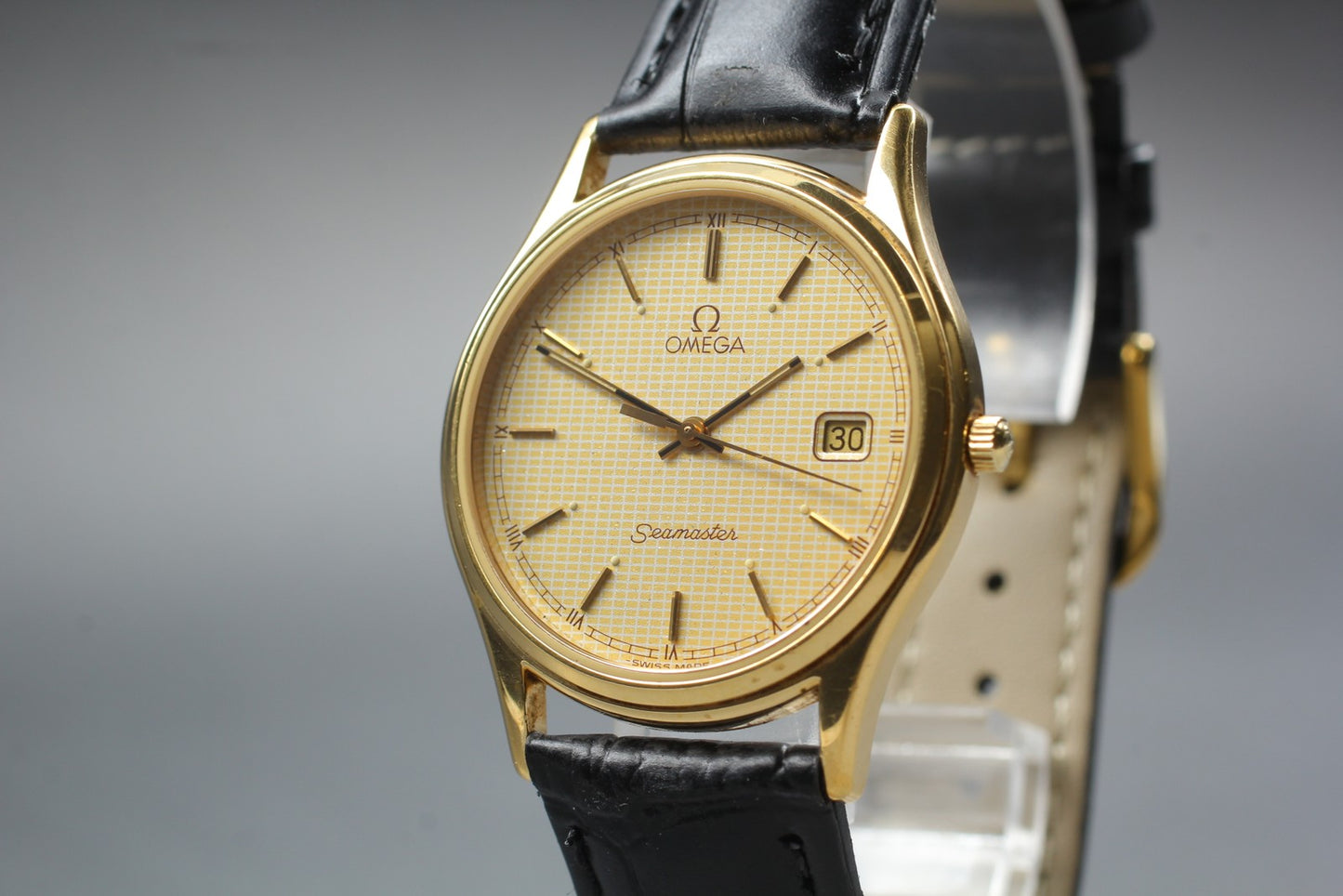 Vintage 1984 Near MINT OMEGA Seamaster 196.0251 Cal.1430 Quartz 33mm Men's Watch