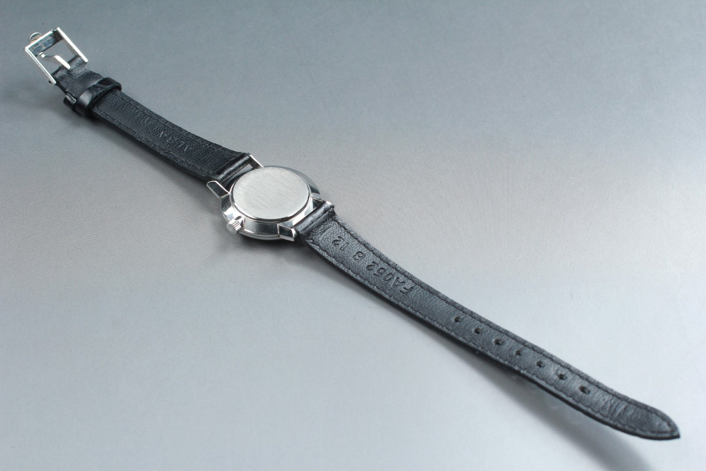 Vintage 1975 Near MINT OMEGA De Ville 511.0410 Cal.625 Manual 25mm Ladies Watch