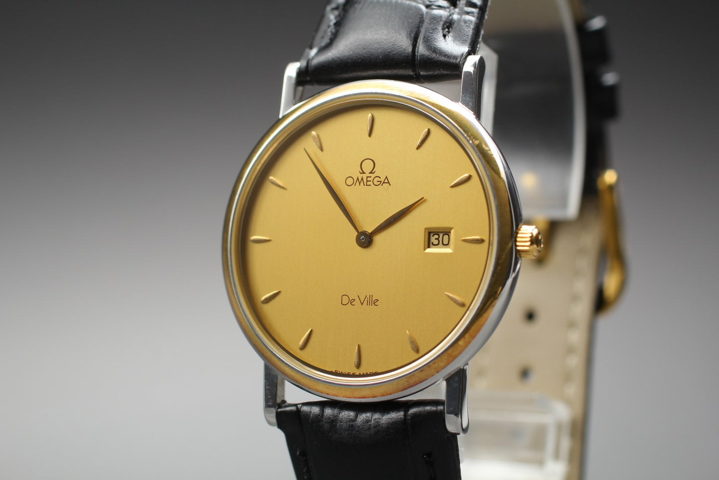N MINT OMEGA De Ville 196.2379 Cal.1379 18K Solid Gold Quartz 32mm Men's Watch