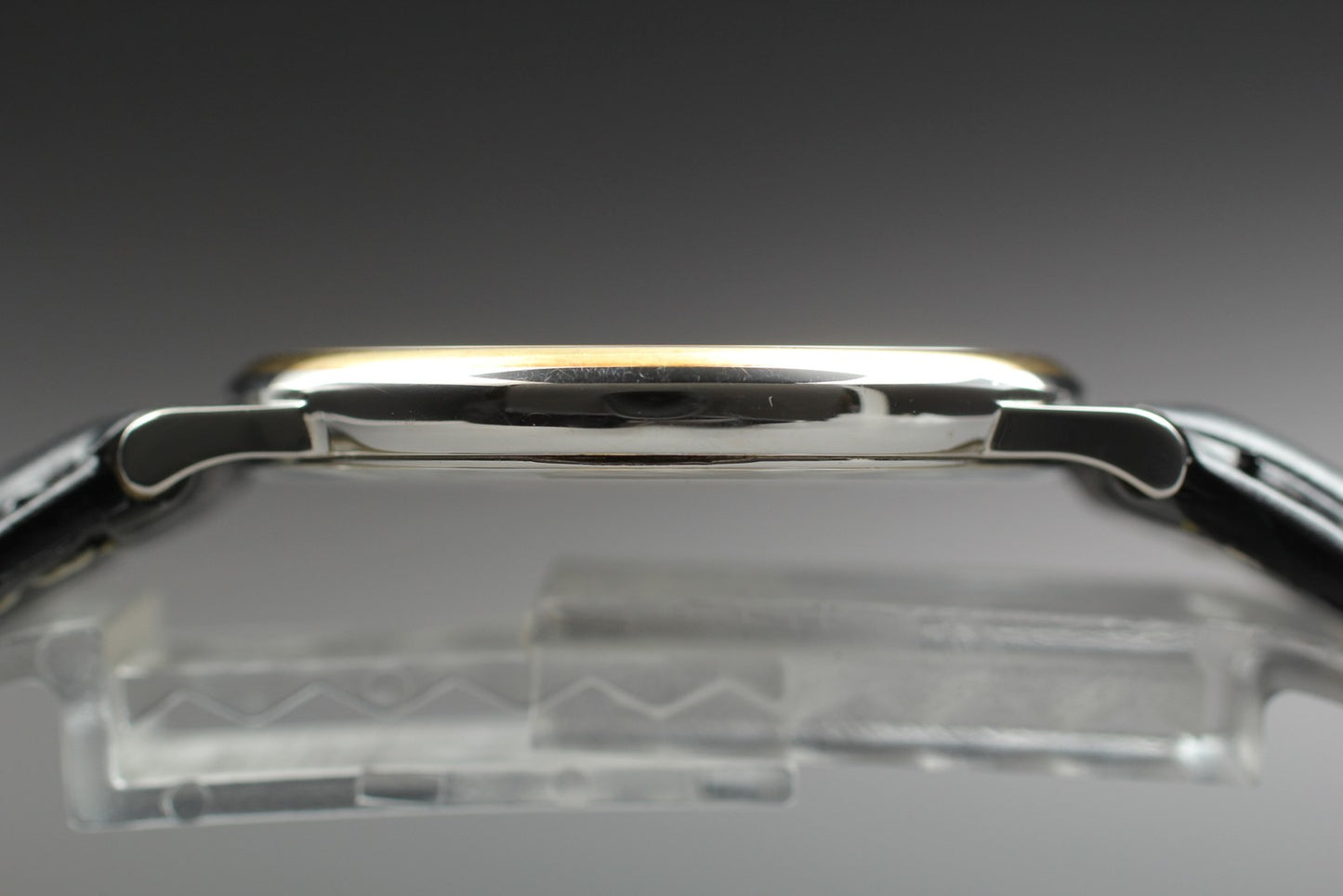 N MINT OMEGA De Ville 196.2379 Cal.1379 18K Solid Gold Quartz 32mm Men's Watch