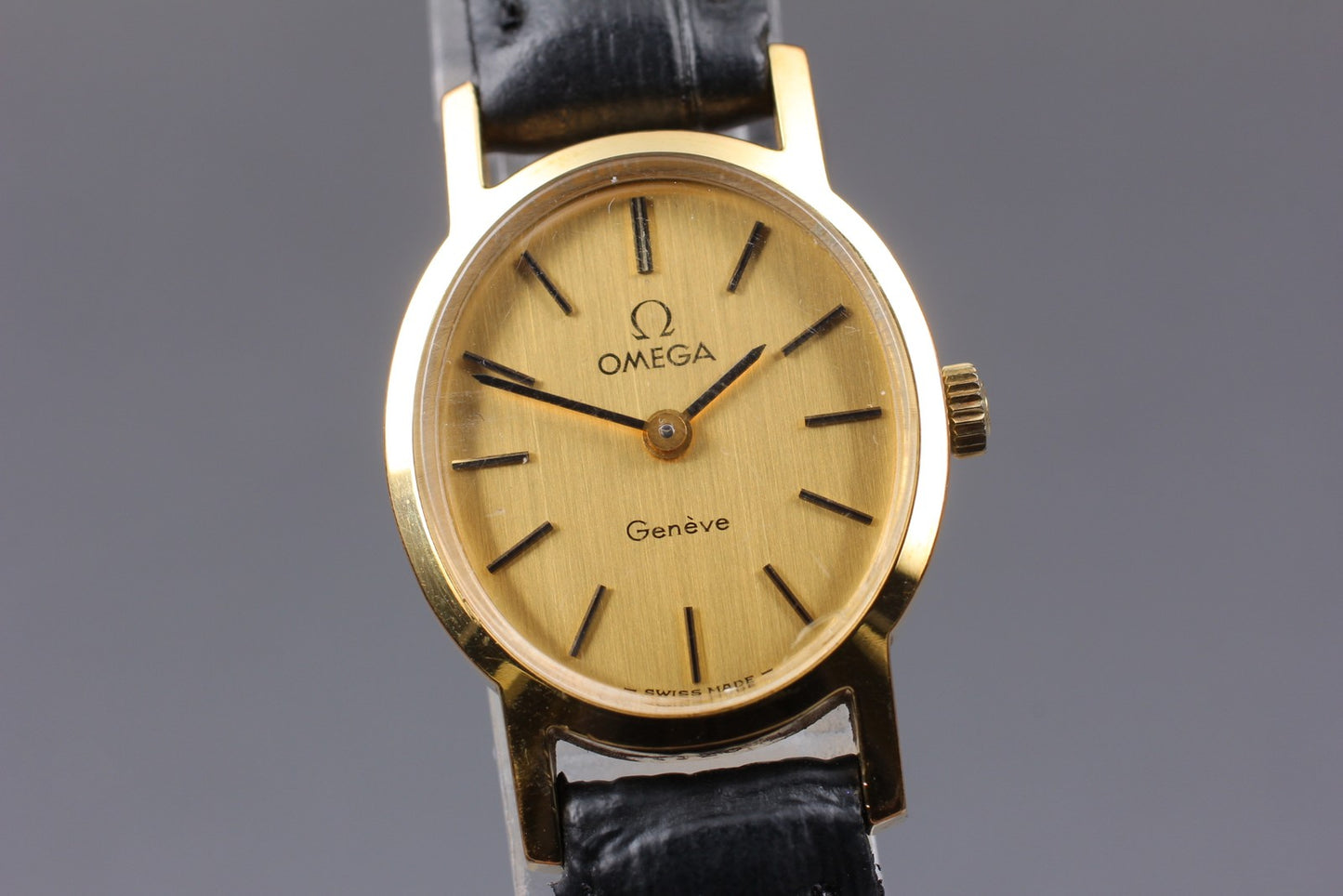 Near MINT OMEGA Geneve 511.0411 Cal.625 Gold Oval Manual Wind Ladies Watch JAPAN