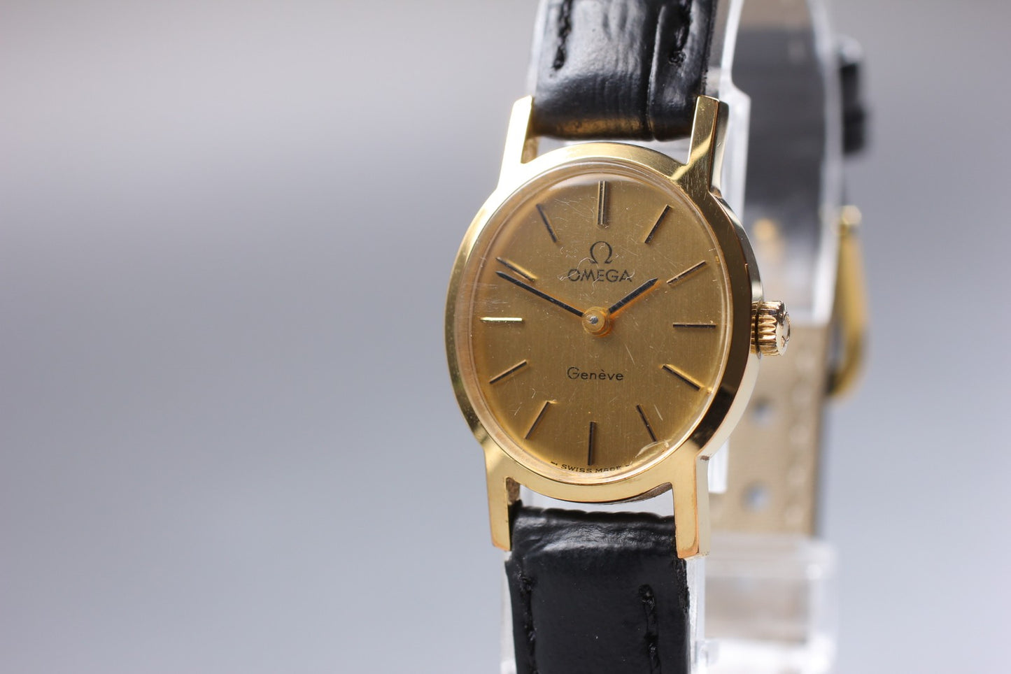 Near MINT OMEGA Geneve 511.0411 Cal.625 Gold Oval Manual Wind Ladies Watch JAPAN