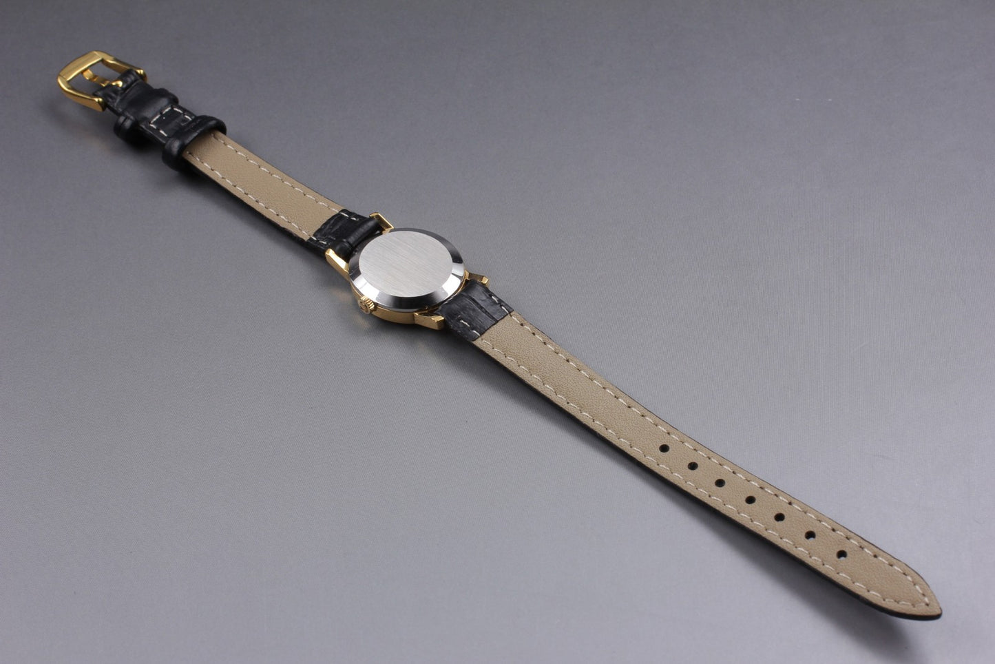 Near MINT OMEGA Geneve 511.0411 Cal.625 Gold Oval Manual Wind Ladies Watch JAPAN