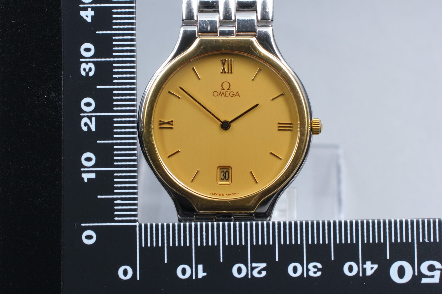 Near MINT OMEGA De Ville Symbol 196.0316 Cal.1436 18K Quartz 32mm Men's Watch