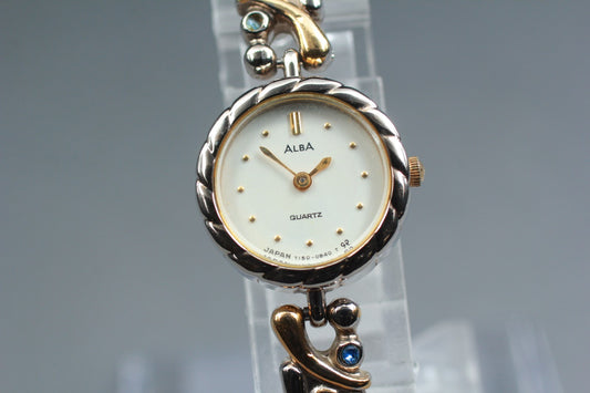 1999 Near MINT Seiko Alba Y150-0A30 White Two-tone Bracelet Quartz Ladies Watch