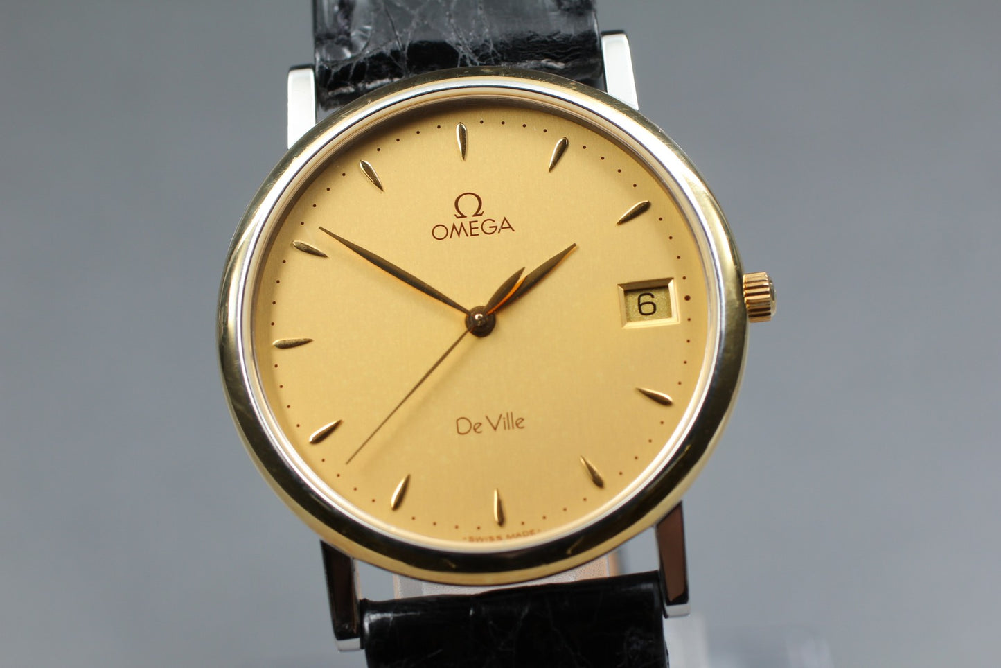 Near MINT w/ Papers OMEGA De Ville 196.2432 Cal.1432 Gold Quartz Men's Watch