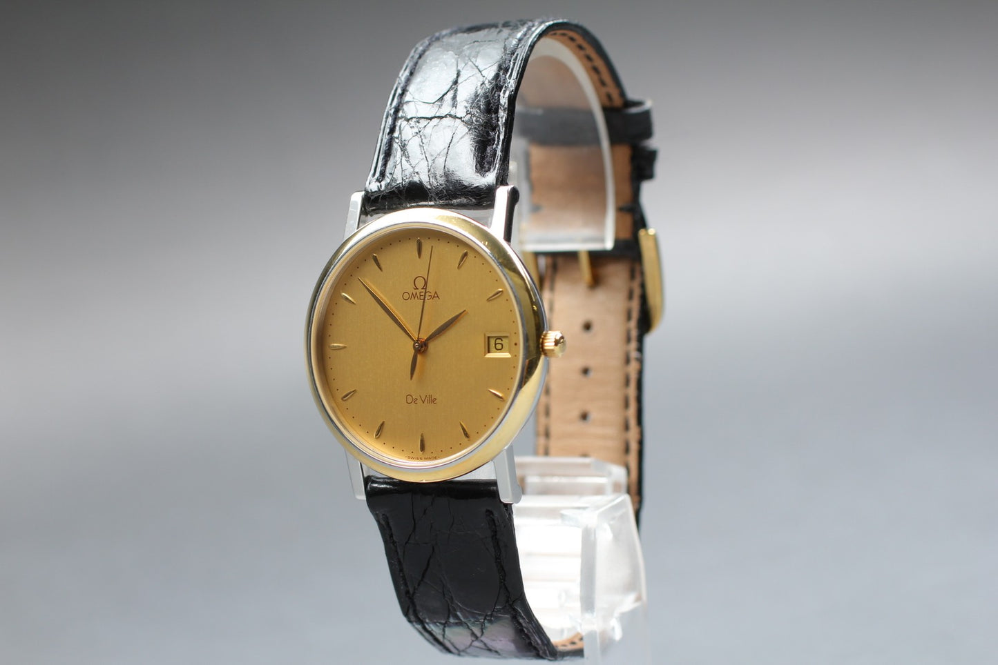 Near MINT w/ Papers OMEGA De Ville 196.2432 Cal.1432 Gold Quartz Men's Watch