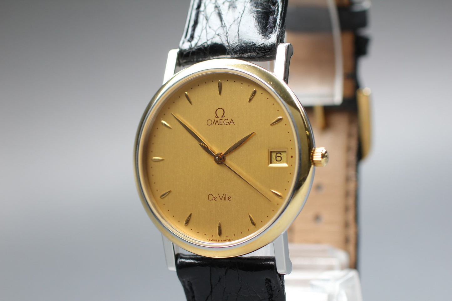 Near MINT w/ Papers OMEGA De Ville 196.2432 Cal.1432 Gold Quartz Men's Watch