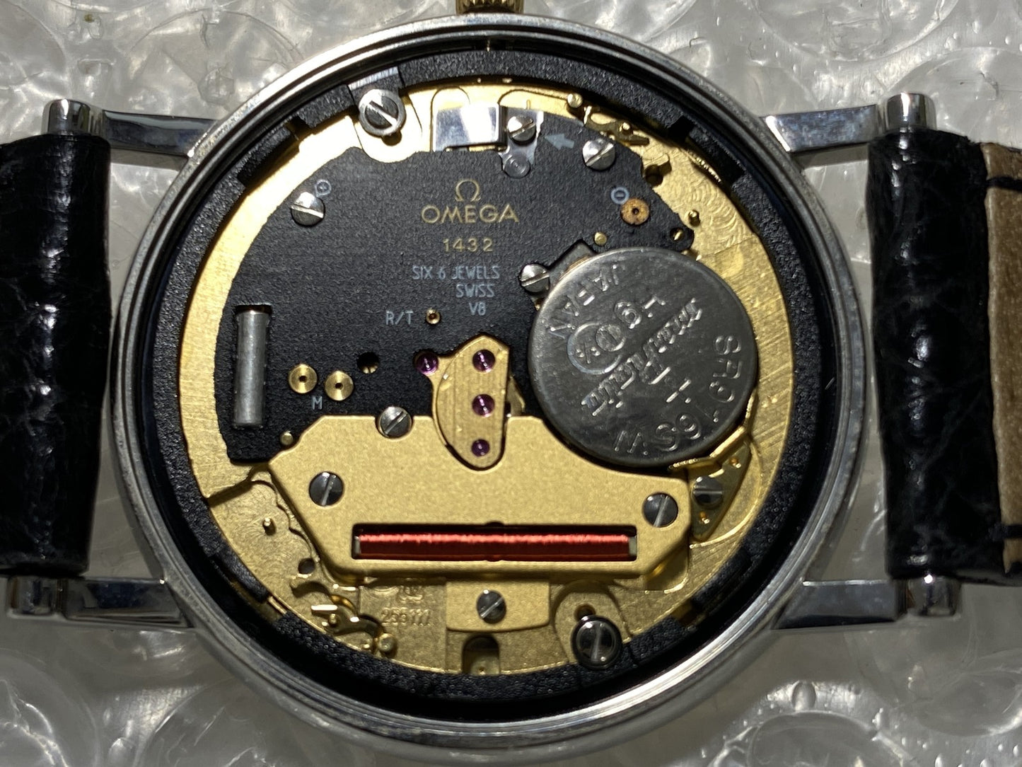 Near MINT w/ Papers OMEGA De Ville 196.2432 Cal.1432 Gold Quartz Men's Watch