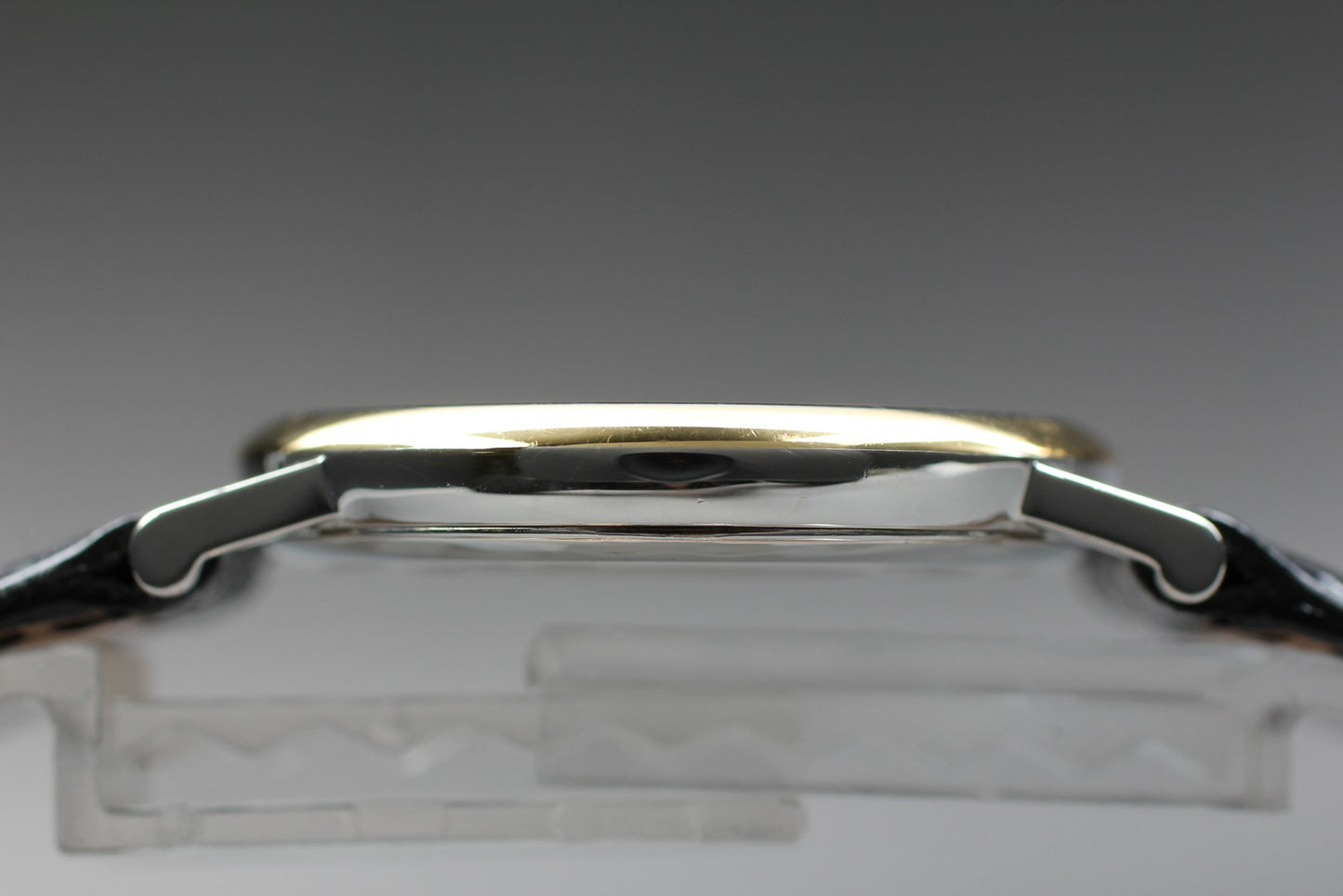 Near MINT w/ Papers OMEGA De Ville 196.2432 Cal.1432 Gold Quartz Men's Watch