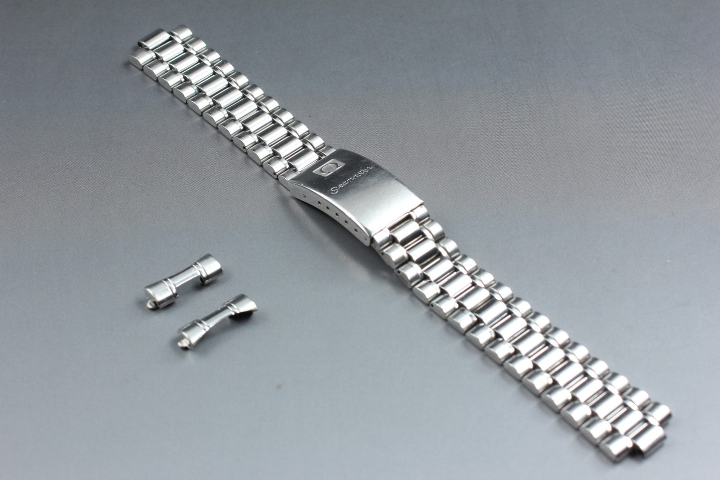 Near MINT OMEGA 18mm Stainless Steel Bracelet 1569 w/ End Link 814 for Seamaster