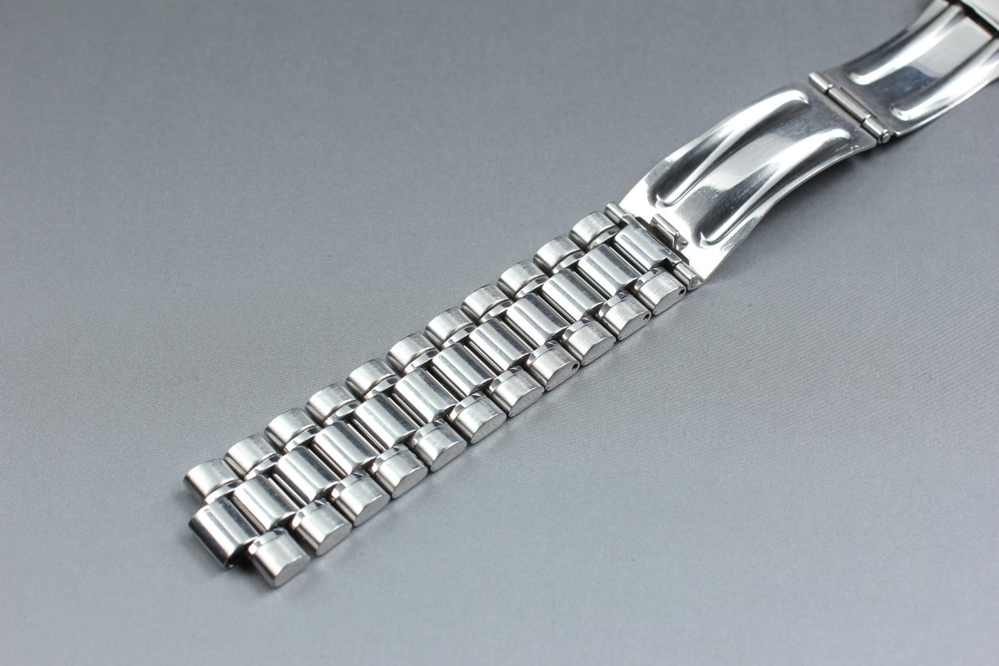 Near MINT OMEGA 18mm Stainless Steel Bracelet 1569 w/ End Link 814 for Seamaster