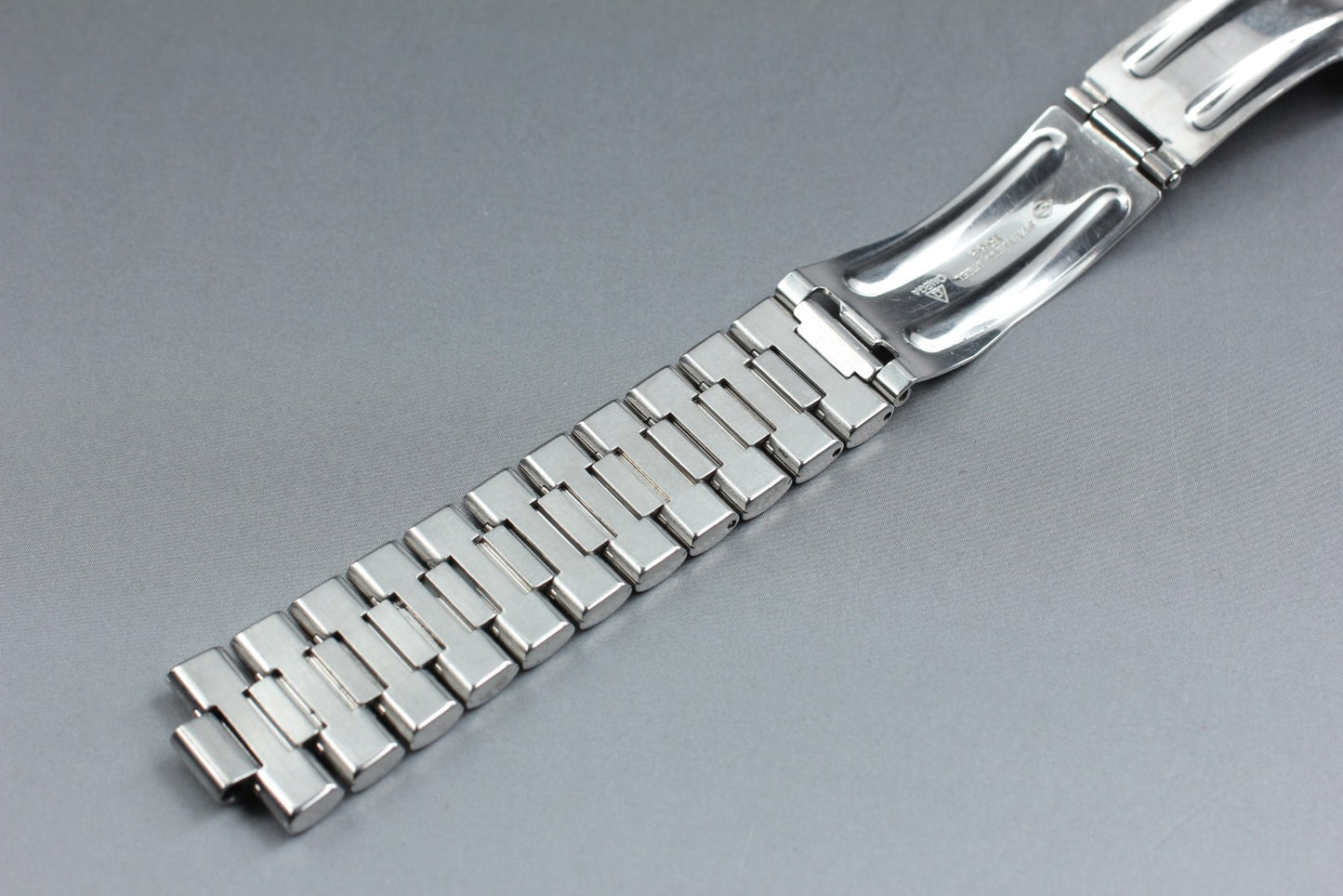 Near MINT OMEGA 18mm Stainless Steel Bracelet 1569 w/ End Link 814 for Seamaster