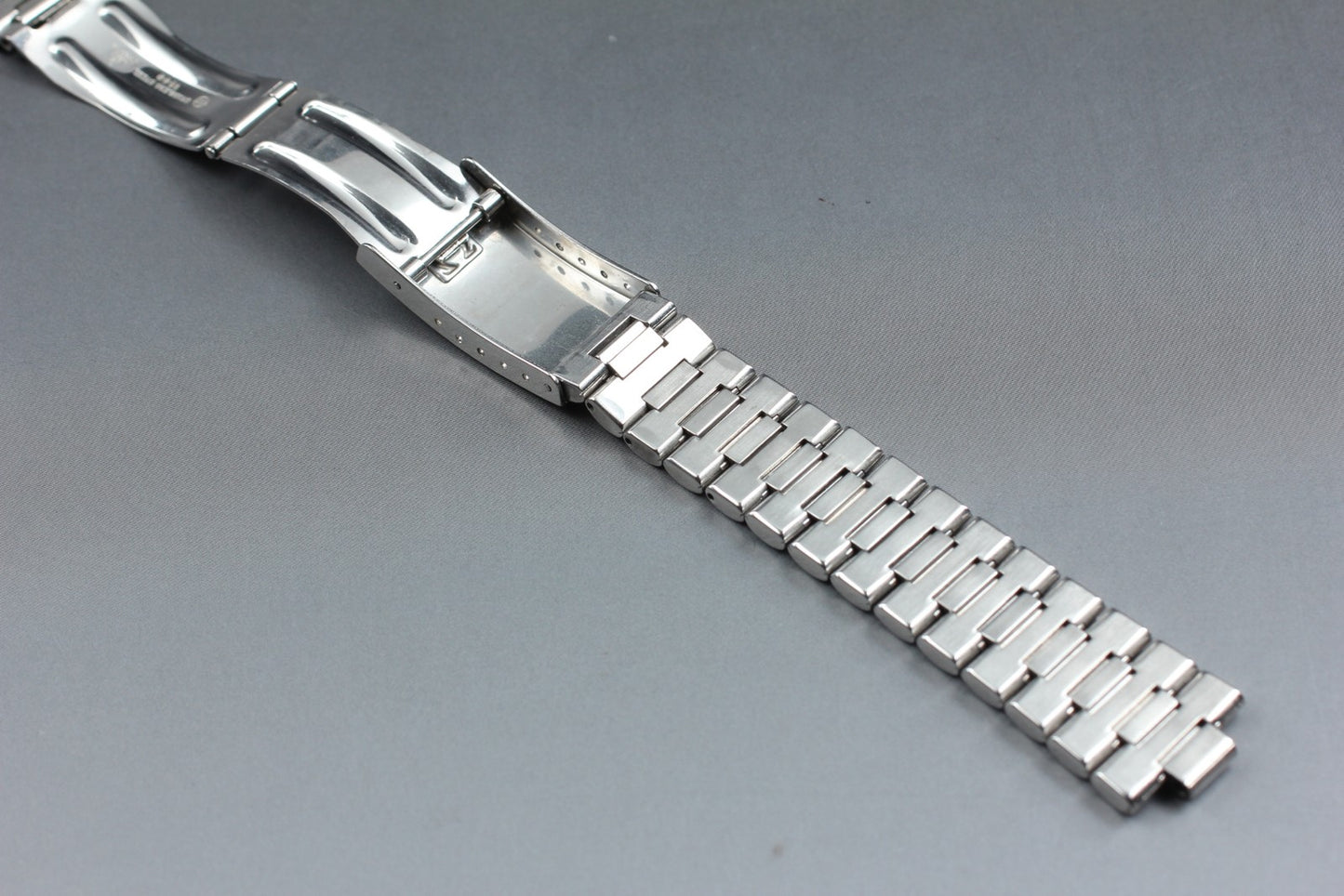 Near MINT OMEGA 18mm Stainless Steel Bracelet 1569 w/ End Link 814 for Seamaster