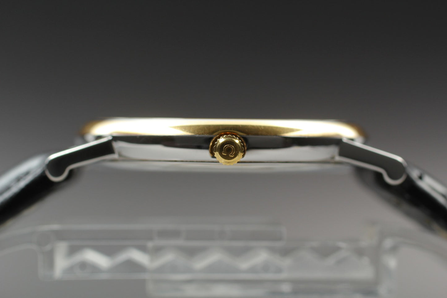 Near MINT OMEGA De Ville 196.2432 Cal.1532 Date Gold Quartz 32mm Men's Watch