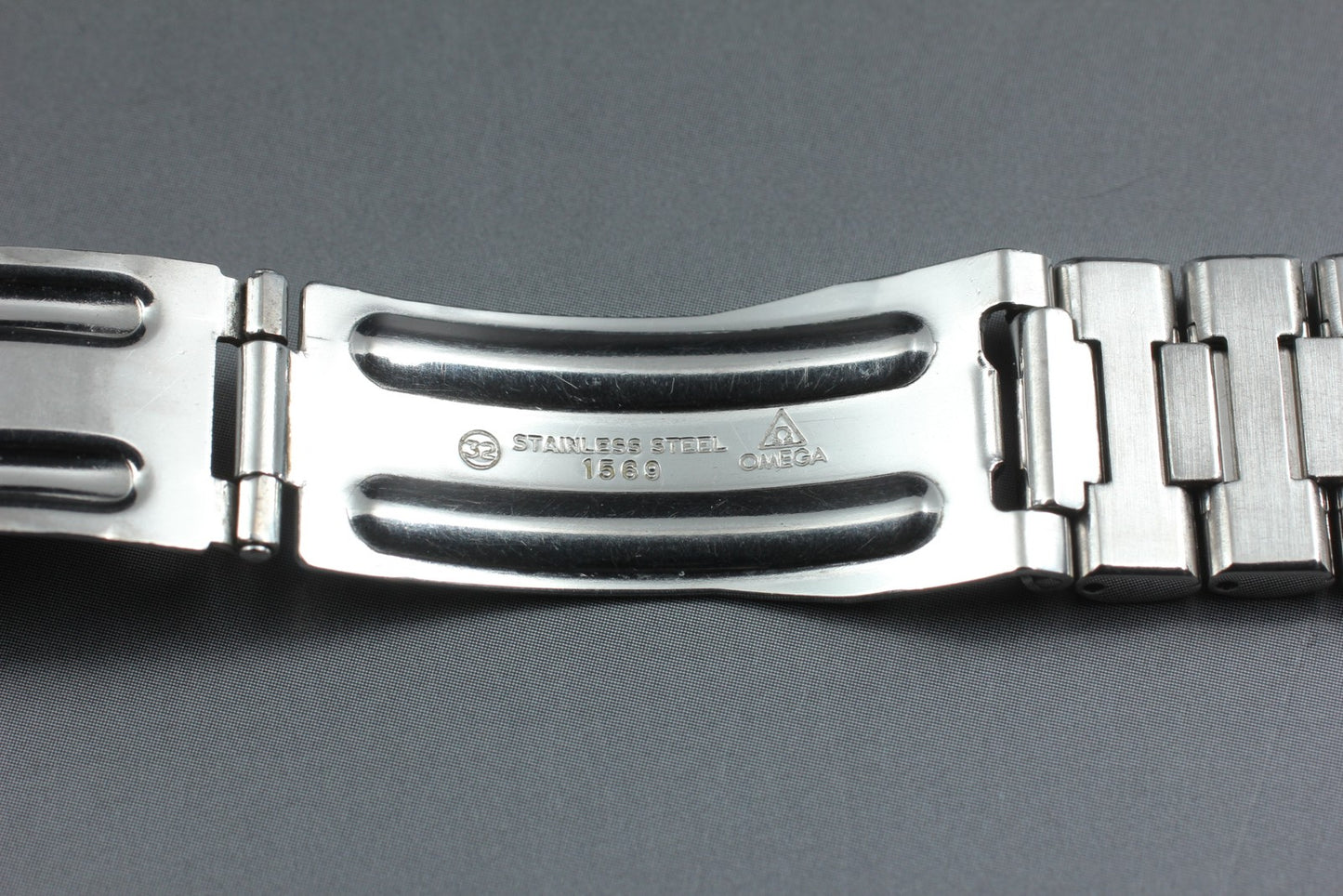 Near MINT OMEGA 18mm Stainless Steel Bracelet 1569 w/ End Link 814 for Seamaster