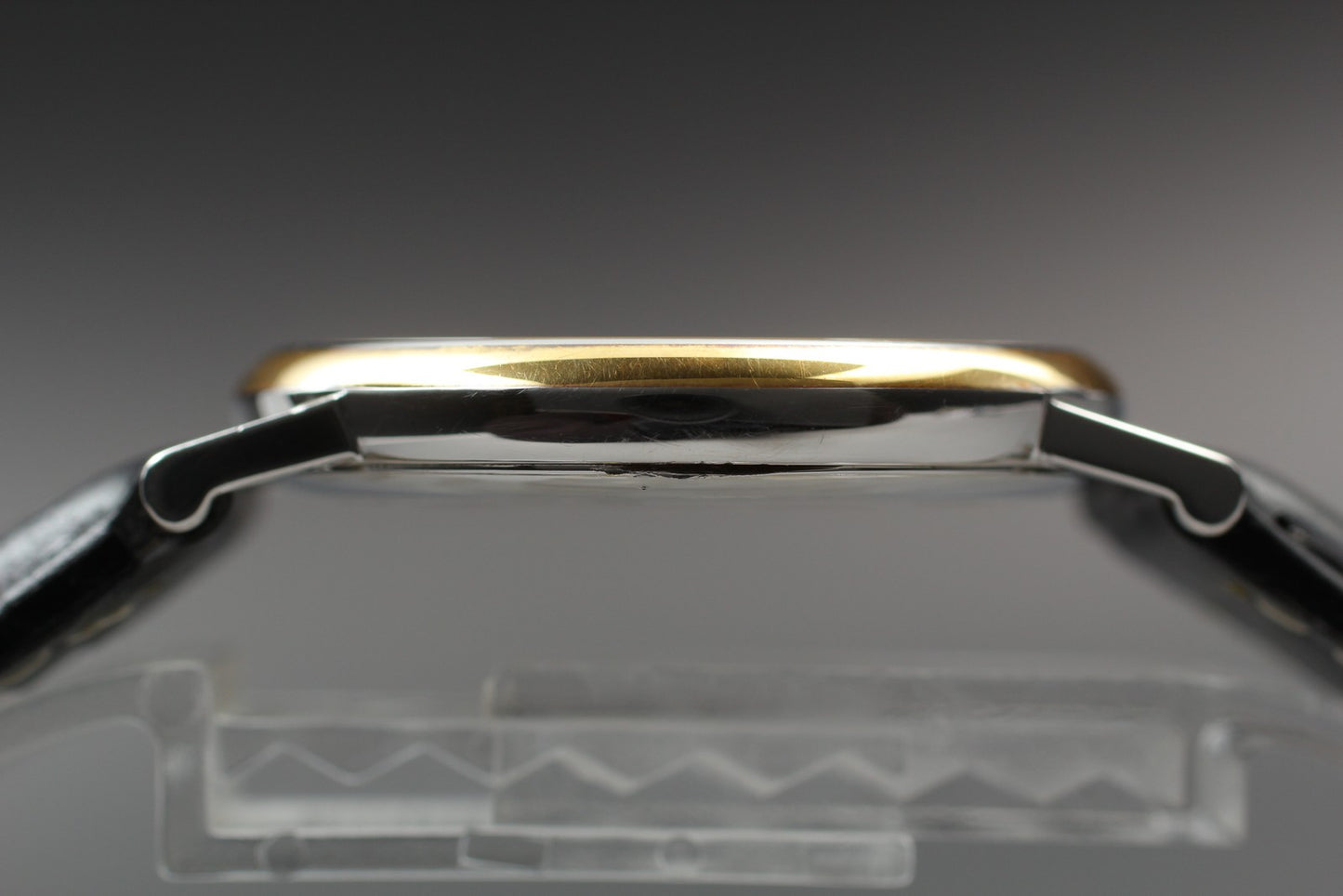 Near MINT OMEGA De Ville 196.2432 Cal.1532 Date Gold Quartz 32mm Men's Watch