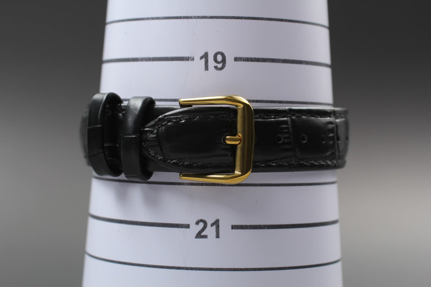 Near MINT OMEGA De Ville 196.2432 Cal.1532 Date Gold Quartz 32mm Men's Watch