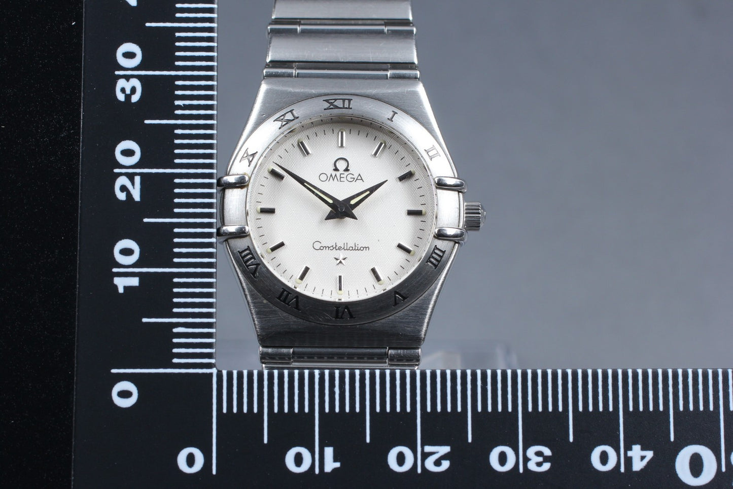 Near MINT OMEGA Constellation 795.1201 Cal.1456 Quartz 25mm Ladies Watch JAPAN