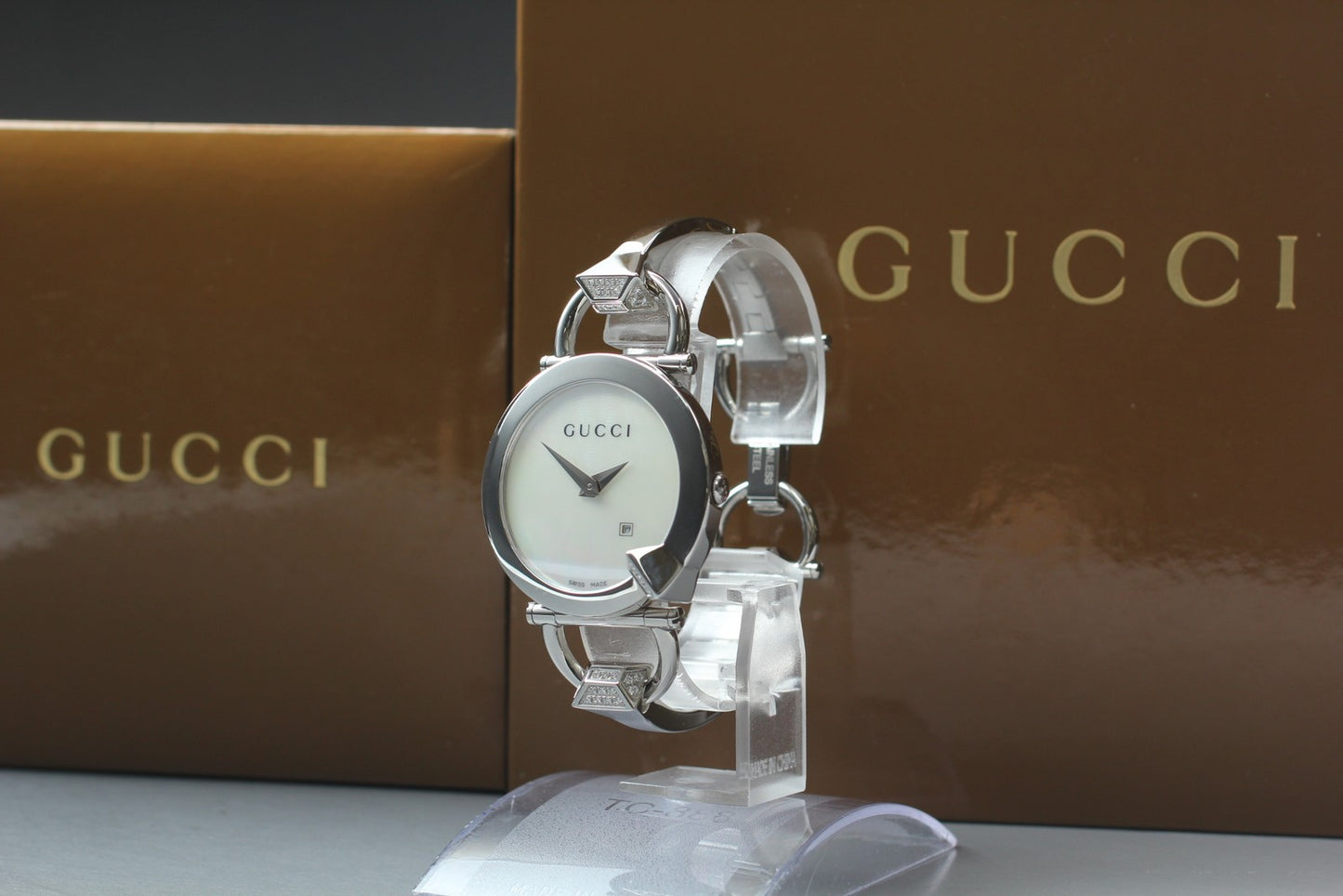 N MINT / Full Set Gucci YA122506 Chiodo 122.5 Mop Diamond Quartz Ladies Watch
