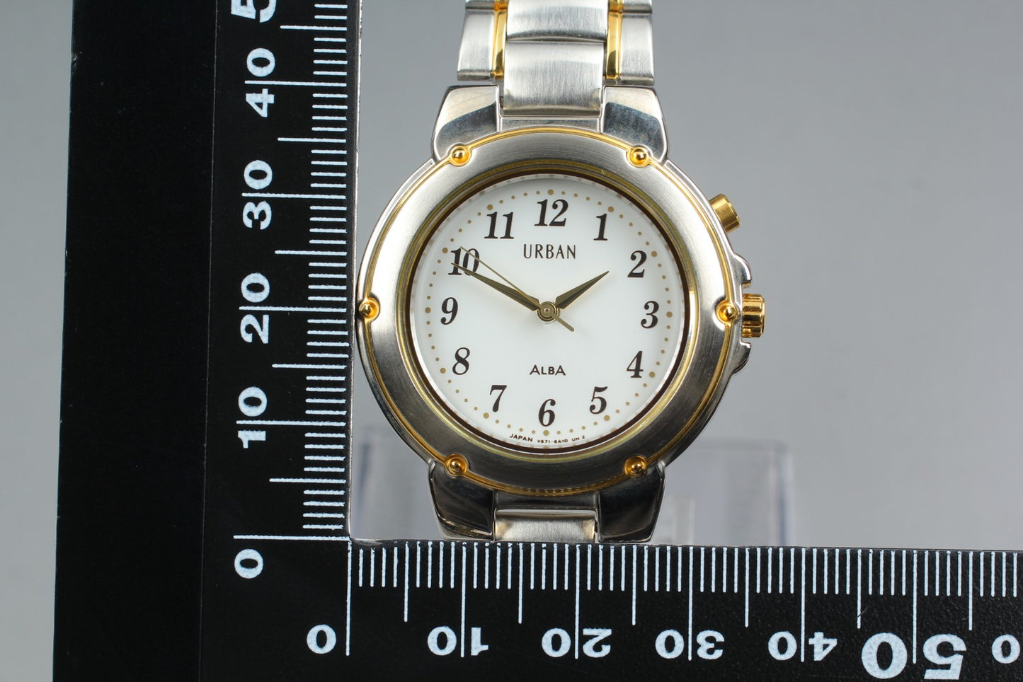 MINT w/ Tag Seiko Alba V671-6A10 Gold Silver Quartz 34mm Men's Watch From JAPAN