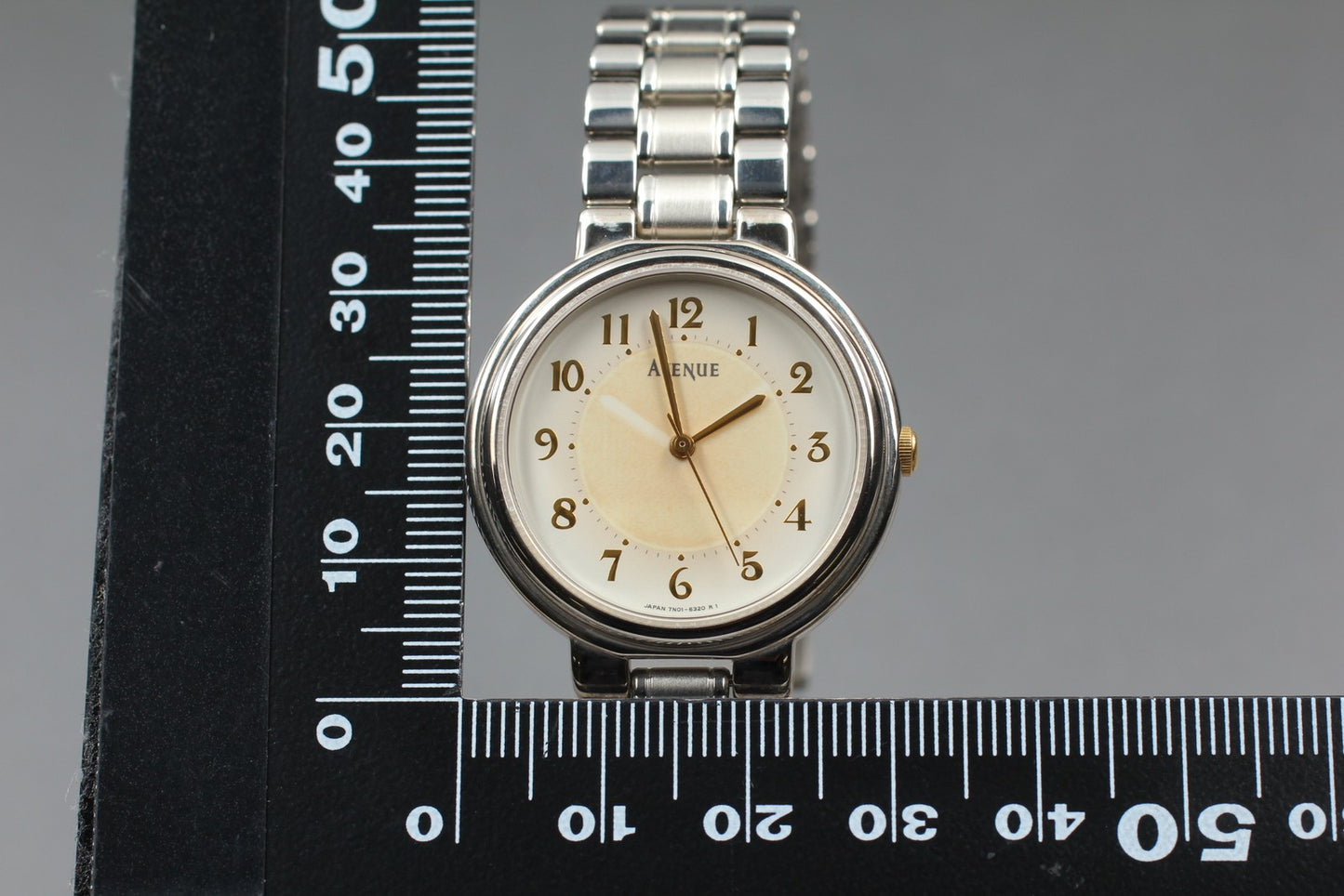 Near MINT w/ Tag Seiko Avenne 7N01-6270 Two-tone Quartz 31mm Men's Watch JAPAN