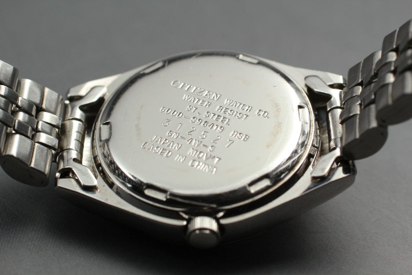 Near MINT Citizen CQ 6000-S96419 Silver Quartz 26mm Ladies Watch New Battery
