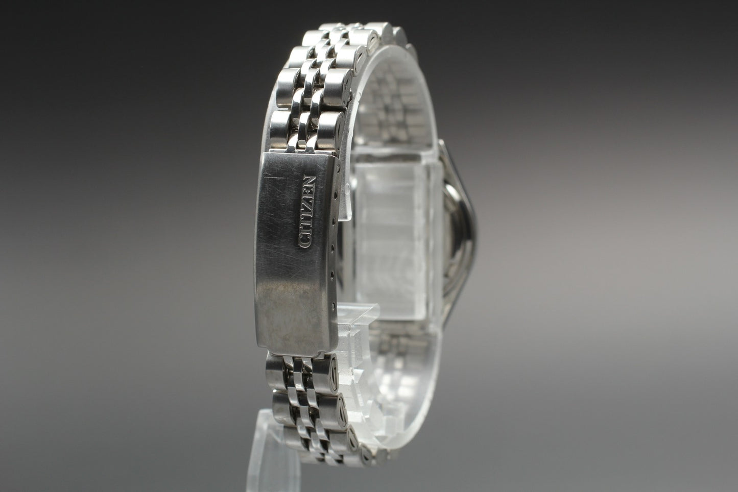 Near MINT Citizen CQ 6000-S96419 Silver Quartz 26mm Ladies Watch New Battery